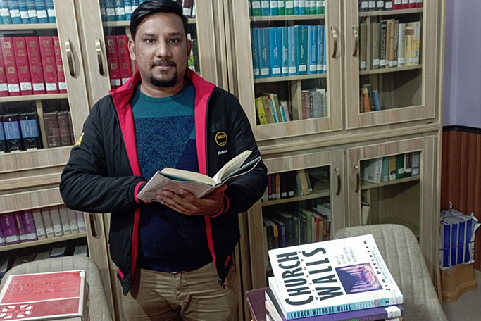 Good books help to build up the church in Pakistan