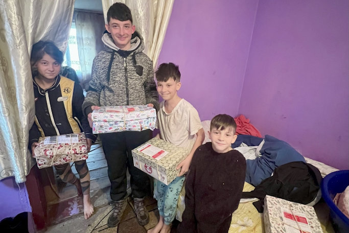 Gifts help family of field workers